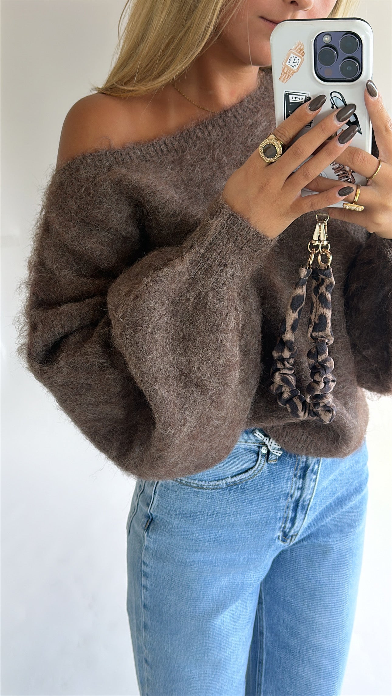 Blød strik med én skulder