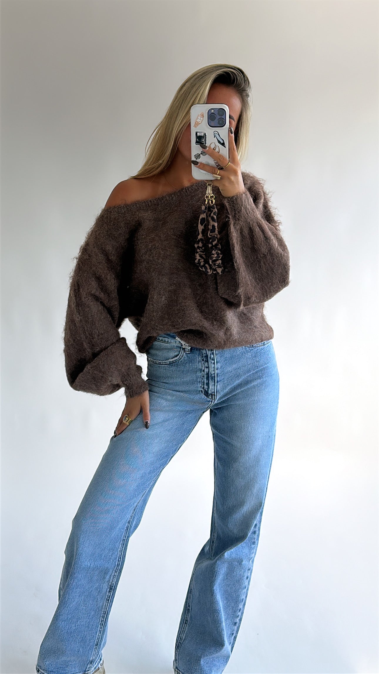 Blød strik med én skulder