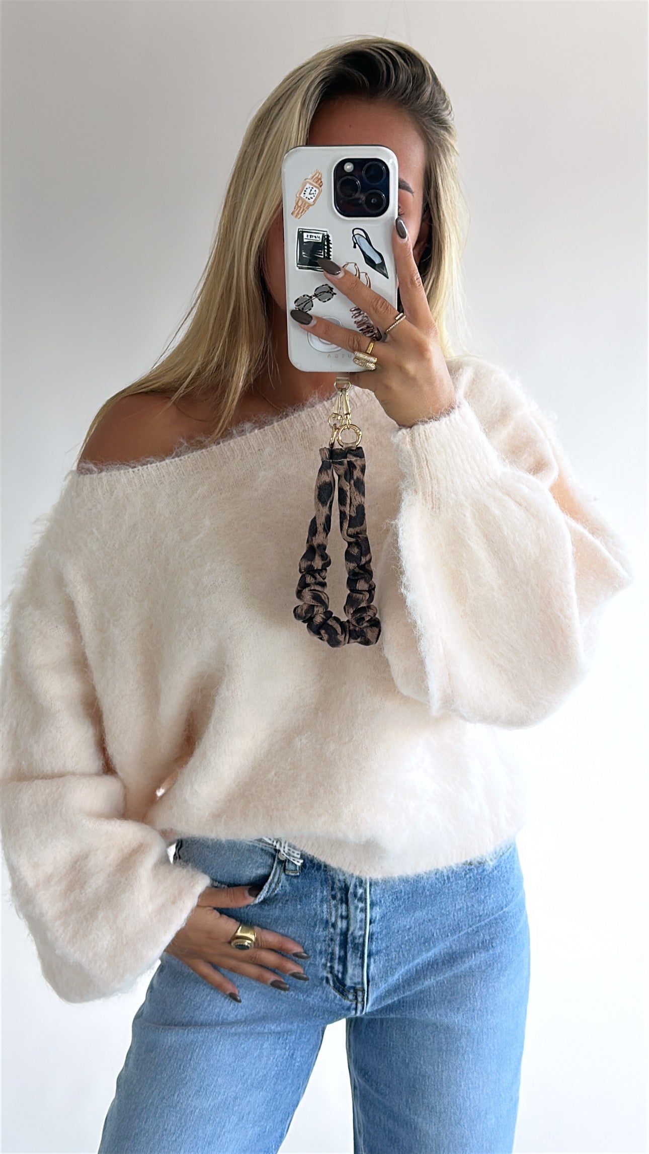 Blød strik med én skulder