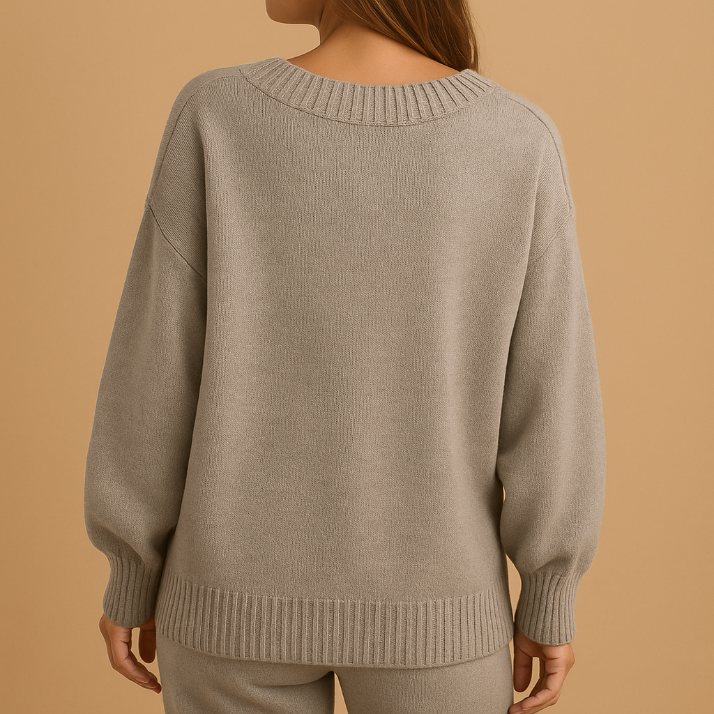 Yara | Strikket V-hals sweater til damer med elegant pasform